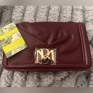 NWT BURGUNDY BADGLEY MISCHKA SMALL PLEATED CROSSBODY